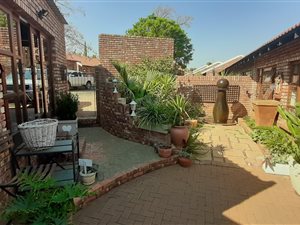 2 Bed Townhouse in Langenhoven Park