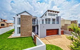 4 Bedroom House in The Hills