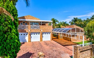 5 Bedroom House in Blue Gill