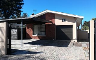 4 Bedroom House in Eden Park