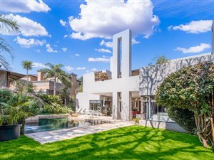 4 Bed House in Cedar Lakes