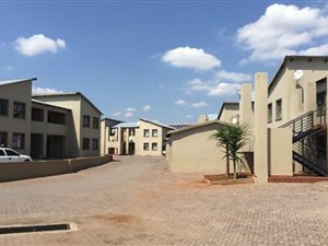 3 Bed Apartment in Brits Central