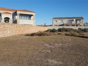 750 m² Land available in Bluewater Bay