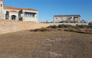 750 m² Land available in Bluewater Bay