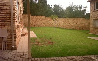 2 Bedroom Apartment in Grobler Park