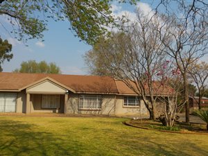 3 Bed House in Stefanopark