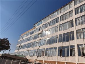 1.5 Bed Apartment in Gezina