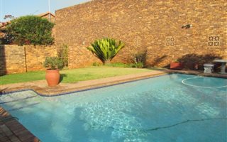 2 Bedroom Townhouse in Monument Park