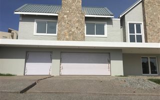 4 Bedroom House in Waterfall Country Estate