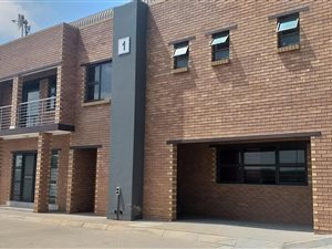 472 m² Industrial space in Airport Park