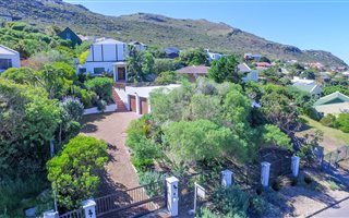 5 Bedroom House in Glencairn Heights