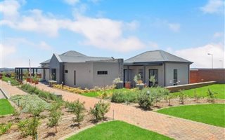 3 Bedroom House in Louwlardia