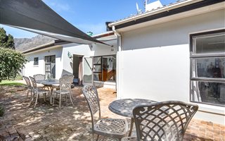 3 Bedroom House in Hout Bay and surrounds