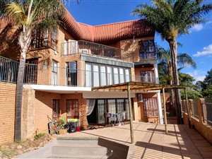 4 Bed House in Moreleta Park