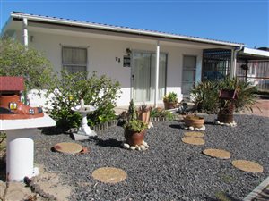 2 Bed House in Van Riebeeckstrand