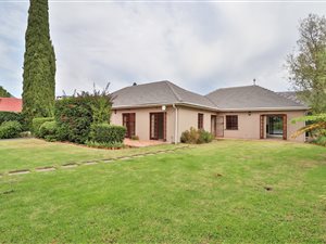 4 Bed House in Tokai