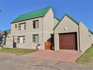3 Bed House in Diaz Beach