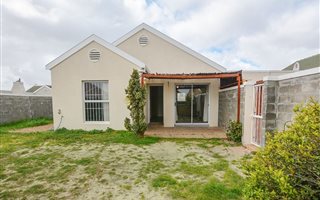 2 Bedroom House in Sunningdale