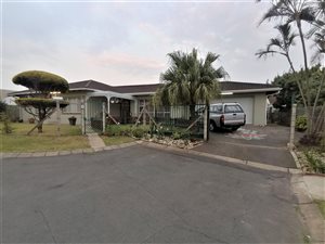 4 Bed House in Centenary Park
