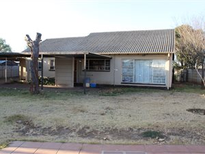 3 Bed House in Golf Park