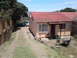2 Bed House in Trenance Manor