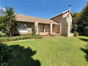 4 Bed House in Weltevreden Park
