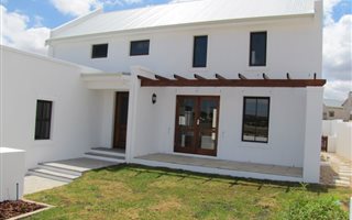 3 Bedroom Townhouse in Graanendal