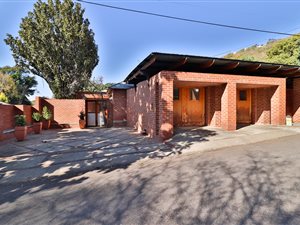 4 Bed House in Rietondale