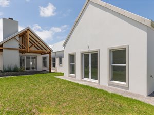 4 Bed House in Kingswood Golf Estate