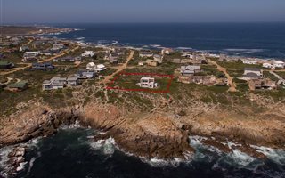 2 Bedroom House in Pringle Bay