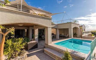 4 Bedroom House in Fresnaye
