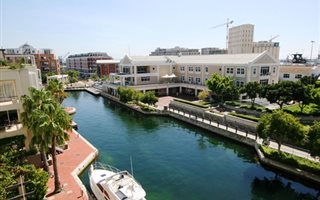 1 Bedroom Apartment in Waterfront