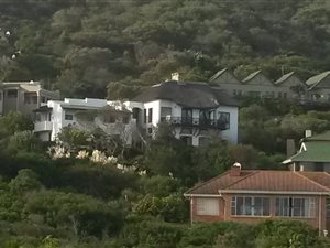 5 Bed House in Outeniqua Strand