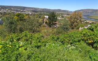 1720 m² Land available in Upper Old Place