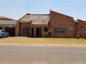 4 Bed House in Palmridge