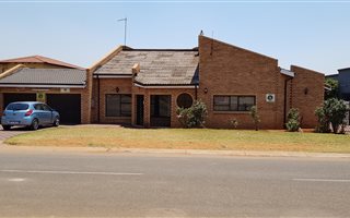 4 Bedroom House in Palmridge