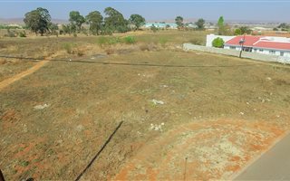 1100 m² Land available in Lenasia