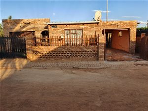 5 Bed House in Kanana
