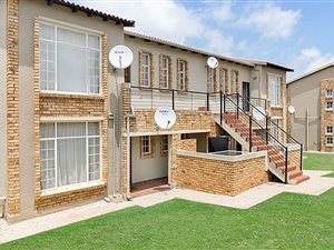2 Bed Apartment in Laser Park