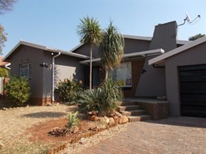 3 Bed House in Weltevreden Park