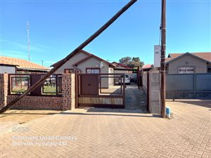 3 Bed House in Bloemspruit