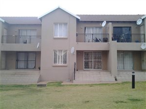 2 Bed Apartment in Ruimsig