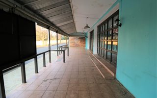336 m² Retail Space in Greenside