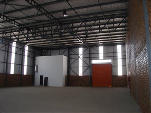 740 m² Industrial space in Sebenza