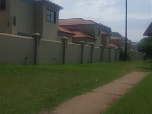 4 Bed House in Val de Grace