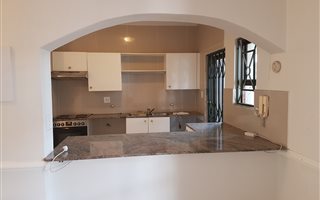 2 Bedroom Flat in Dunkeld West