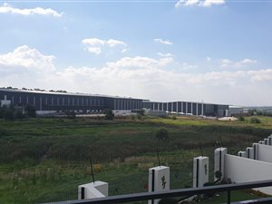 3 Bed Apartment in Modderfontein
