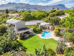 4 Bed House in Constantia