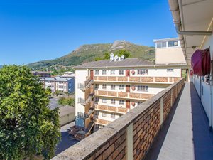 2 Bed Apartment in Paarl