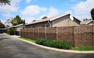 3 Bedroom Simplex in Edenglen